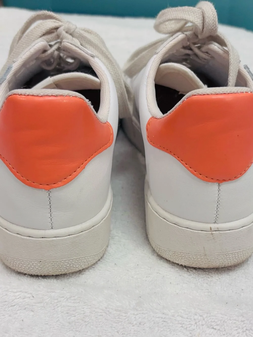 Almost Brand New Victoria Sneakers from Spain - size 40 EURO/ 9 USA - box 11